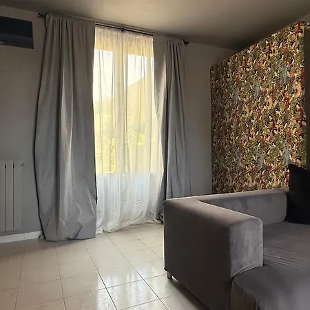 Jr Apuania Apartman Massa